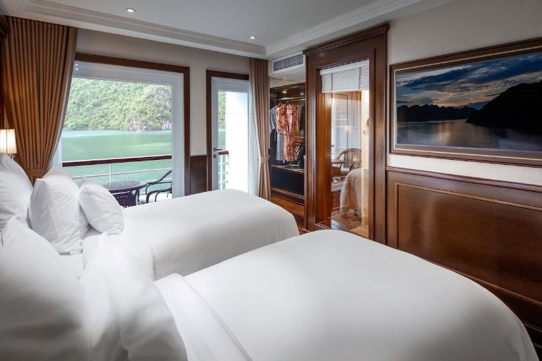 Du Thuyền Paradise Elegance Hạ Long